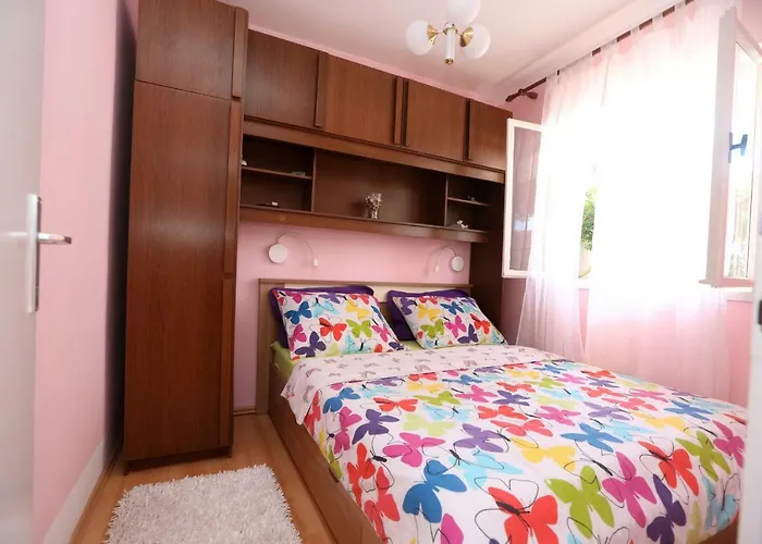 Ii House For Rest Holiday home Jadrija